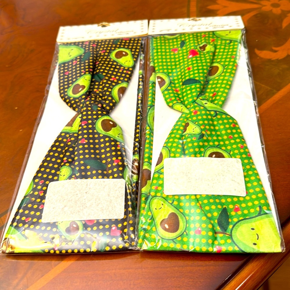 🆕 NWT CRYSTAL COLLECTION SOFT HEADBANDS with FUN cute avacado & hearts design